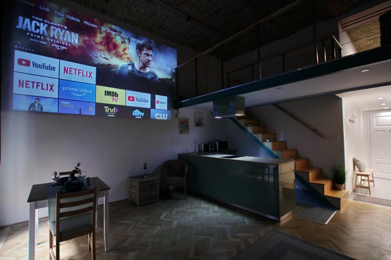 Awesome Budapest Downtown Studio W Balcony & Free Private Parking ภายนอก รูปภาพ